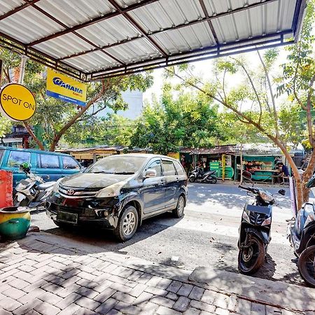 Spot On 90148 Gosepa Mayjend Sungkono Surabaya Exteriör bild